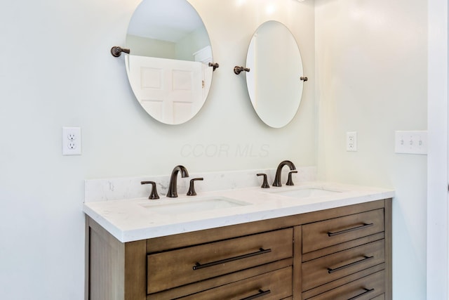 992 N Nelson Rd, Columbus, OH 43219 - full bath featuring double vanity