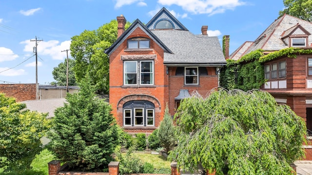 726 Franklin Ave, Columbus, OH 43205 - view of front of property with brick siding and a chimney