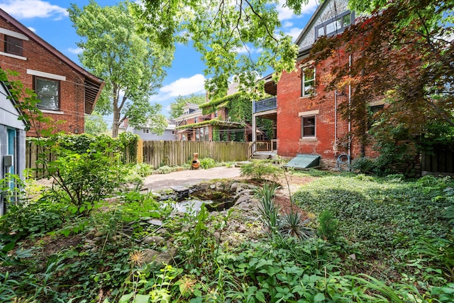726 Franklin Ave, Columbus, OH 43205 - view of yard with a balcony