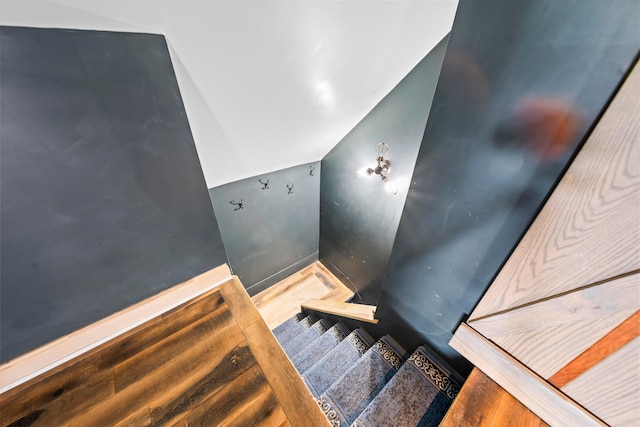 726 Franklin Ave, Columbus, OH 43205 - staircase with vaulted ceiling