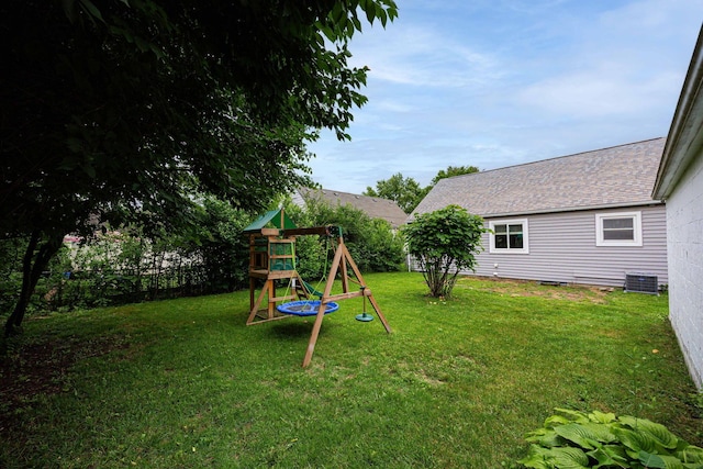 335 Letchworth Ave, Columbus, OH 43204 - view of yard with a playground