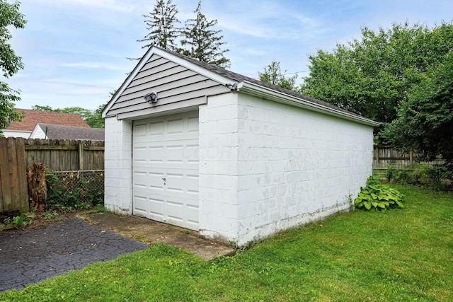 335 Letchworth Ave, Columbus, OH 43204 - view of detached garage