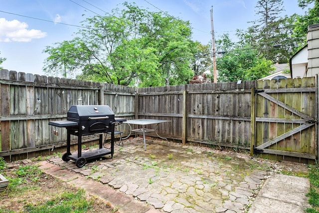 208 S Stanwood Rd, Bexley, OH 43209 - fenced backyard with a patio