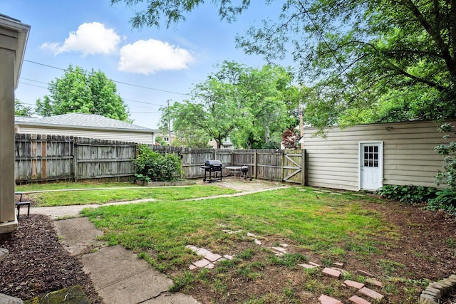 208 S Stanwood Rd, Bexley, OH 43209 - fenced backyard featuring a patio area