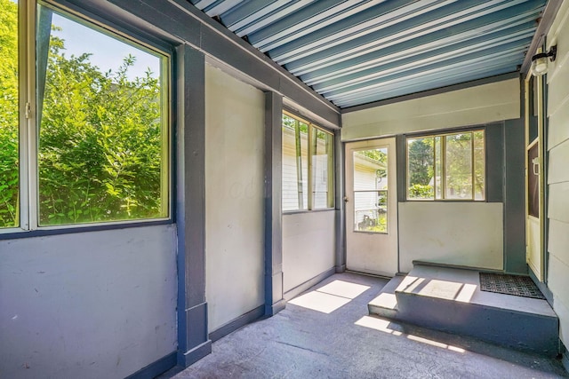 3330 Balford Sq S, Columbus, OH 43232 - unfurnished sunroom with healthy amount of natural light