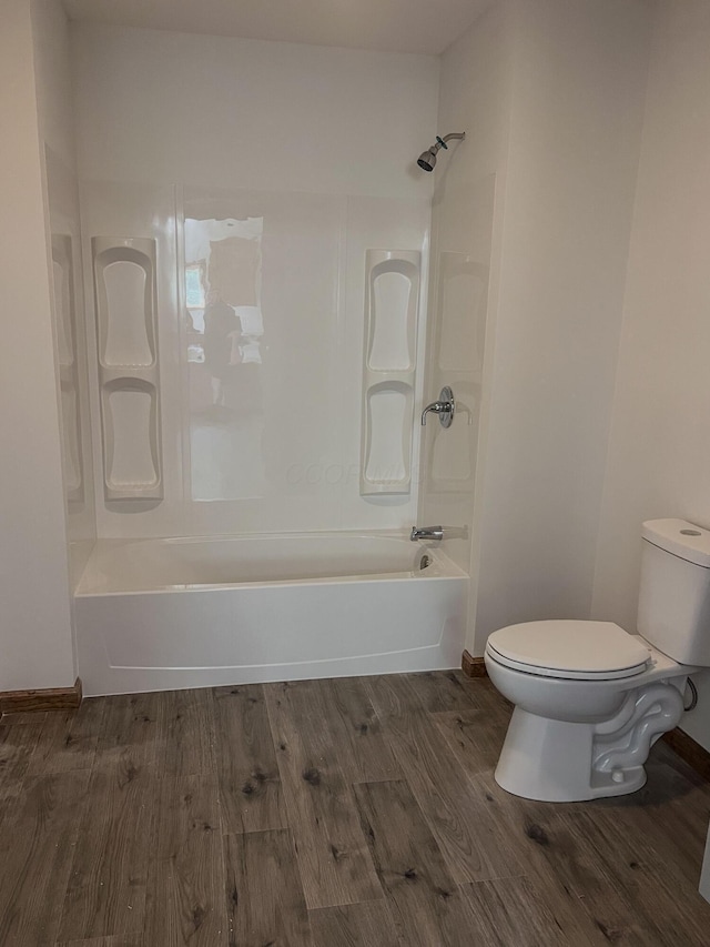 623 Glencroft Ave, Chillicothe, OH 45601 - full bathroom with wood finished floors and bathtub / shower combination