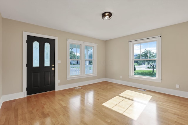 156 E Postal Ave, Newark, OH 43055 - entrance foyer featuring wood finished floors and baseboards