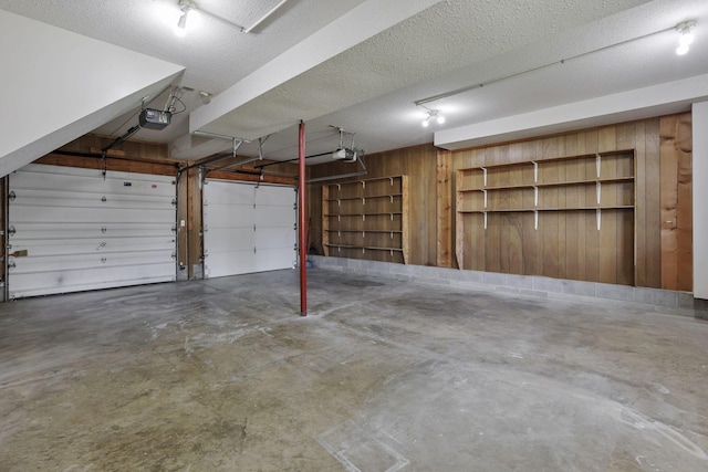156 E Postal Ave, Newark, OH 43055 - garage featuring a garage door opener