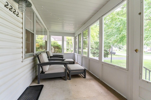 2222 Harwitch Rd, Columbus, OH 43221 - sunroom featuring rail lighting