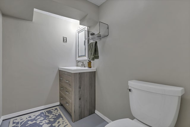 5252 Roche Pl, Columbus, OH 43229 - half bath featuring toilet and vanity