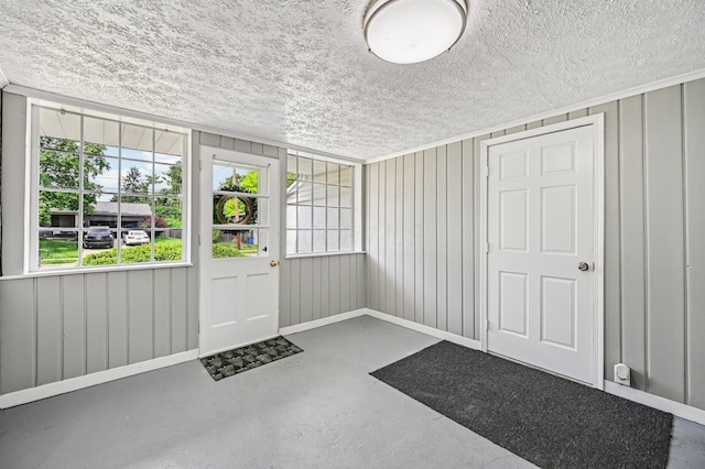 2361 Middlesex Rd, Upper Arlington, OH 43220 - entryway featuring concrete floors and a textured ceiling