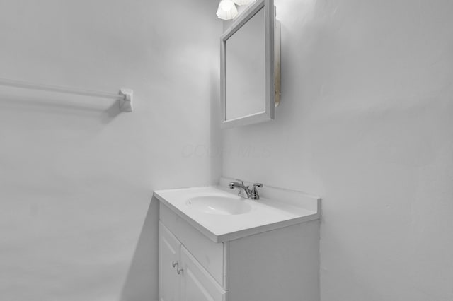 629 E Chestnut St, Lancaster, OH 43130 - bathroom with vanity