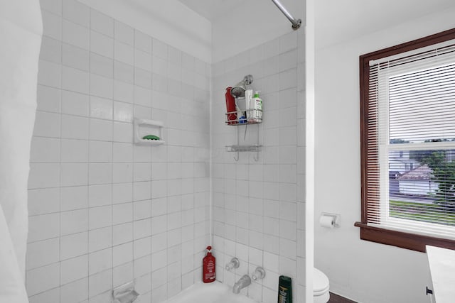 629 E Chestnut St, Lancaster, OH 43130 - full bathroom featuring shower / washtub combination and toilet