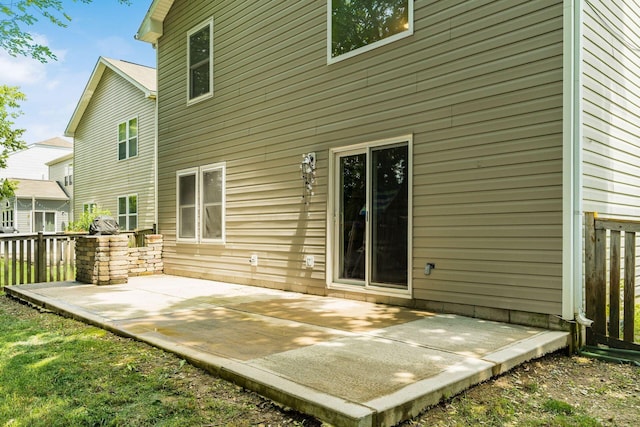 4867 Fosterson Dr, Lockbourne, OH 43137 - back of house with a patio area