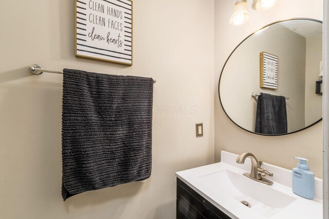 4867 Fosterson Dr, Lockbourne, OH 43137 - bathroom featuring vanity
