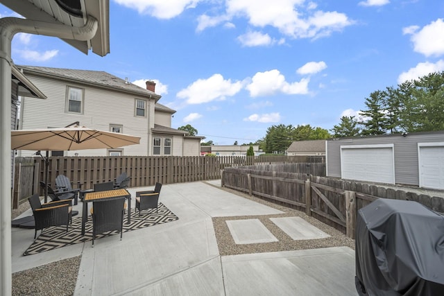 94 W Waterloo St, Canal Winchester, OH 43110 - fenced backyard featuring area for grilling and a patio area