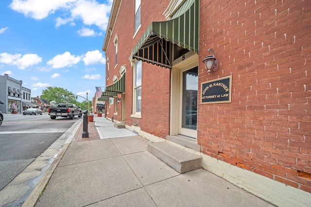 94 W Waterloo St, Canal Winchester, OH 43110 - view of asphalt road with sidewalks, street lighting, and curbs