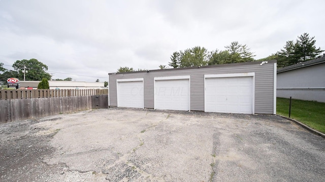 94 W Waterloo St, Canal Winchester, OH 43110 - view of detached garage