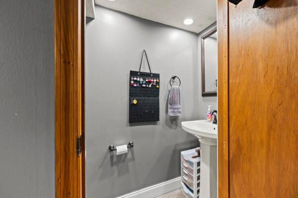 5153 Singleton Dr Unit 44B, Hilliard, OH 43026 - view of half bathroom