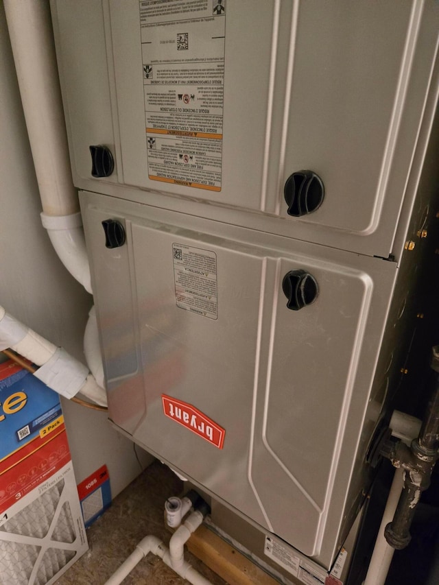 91 Neptune Ave, Newark, OH 43055 - detailed view of heating unit