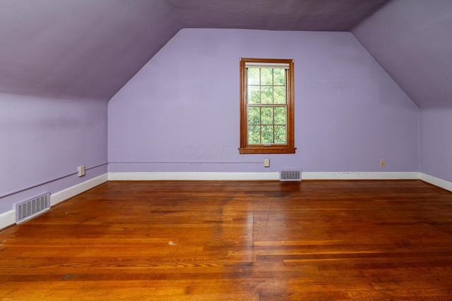 670 Greenwich St, Worthington, OH 43085 - bonus room with vaulted ceiling and wood finished floors