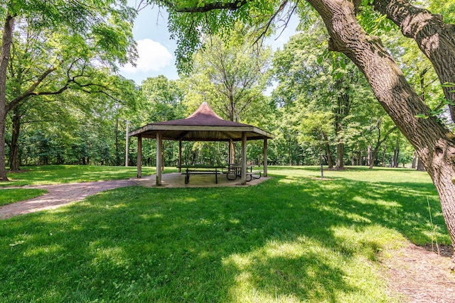 670 Greenwich St, Worthington, OH 43085 - view of home's community with a gazebo and a yard