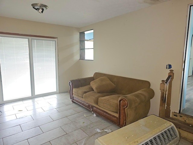 710 Glendower Ave, Columbus, OH 43207 - view of living area