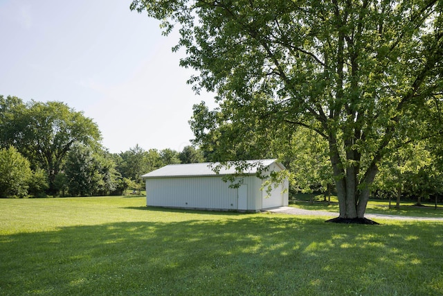 6704 Blacks Rd SW, Pataskala, OH 43062 - view of green lawn featuring an outdoor structure and an outbuilding