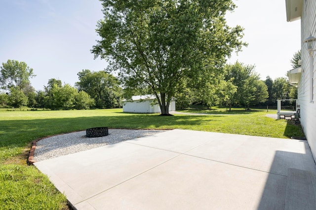 6704 Blacks Rd SW, Pataskala, OH 43062 - view of patio / terrace featuring an outdoor structure