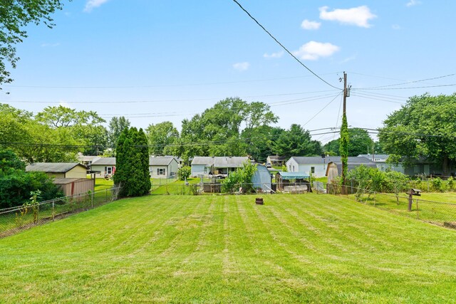 507 Shoshone Dr, Lancaster, OH 43130 - view of yard featuring a residential view