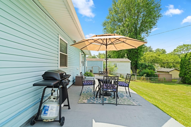 507 Shoshone Dr, Lancaster, OH 43130 - view of patio with outdoor dining space and grilling area