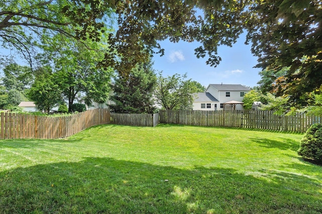 1126 Welwyn Dr, Westerville, OH 43081 - view of fenced backyard