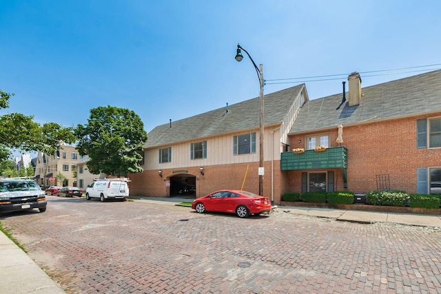 249 E Kossuth St Unit E, Columbus, OH 43206 - view of property with uncovered parking