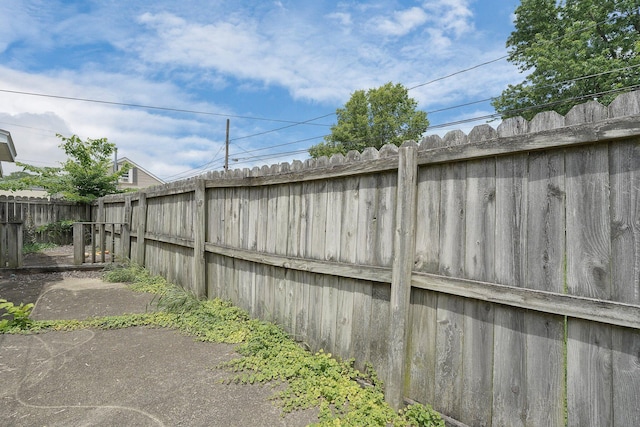 412 E Mill St, Circleville, OH 43113 - view of yard