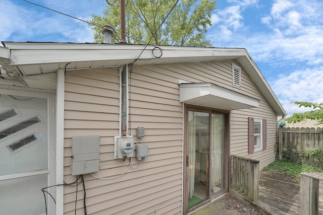 412 E Mill St, Circleville, OH 43113 - view of side of property