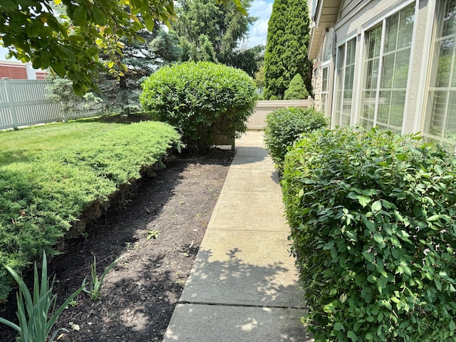 6608 Lakeview Cir, Canal Winchester, OH 43110 - view of yard