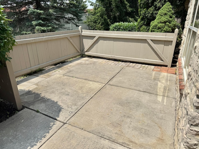 6608 Lakeview Cir, Canal Winchester, OH 43110 - view of patio