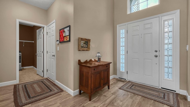 6229 Janes Way, Hilliard, OH 43026 - entryway with light wood-style floors and baseboards