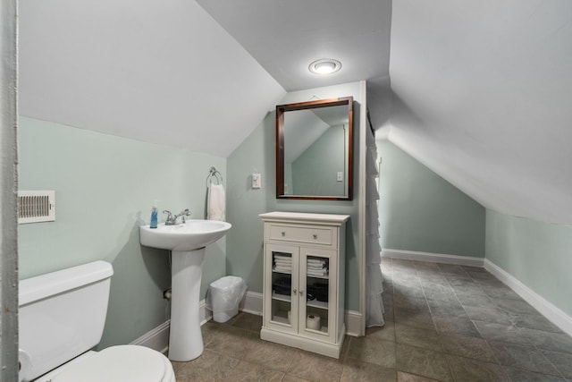 336 E Kossuth St, Columbus, OH 43206 - half bath featuring lofted ceiling
