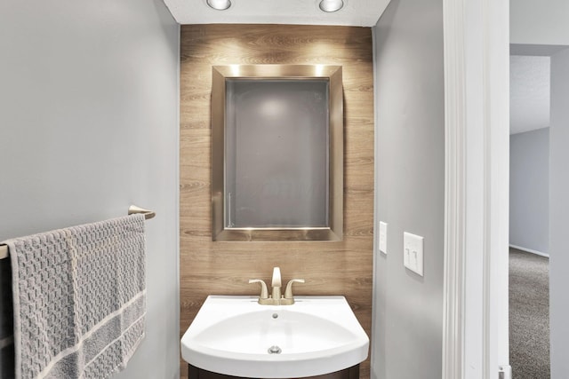 7607-7609 Penwood Pl, Columbus, OH 43235 - bathroom with a sink