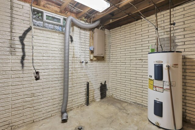 7607-7609 Penwood Pl, Columbus, OH 43235 - unfinished below grade area with electric water heater and electric panel