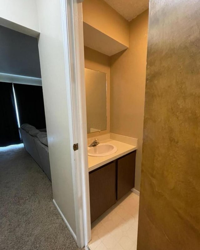 7607-7609 Penwood Pl, Columbus, OH 43235 - bathroom featuring vanity