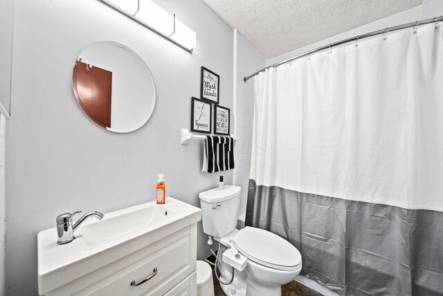 505 Tresham Rd, Columbus, OH 43230 - full bath featuring a textured ceiling and vanity