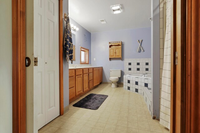 5255 State Route 138, Circleville, OH 43113 - full bath featuring tiled tub and vanity