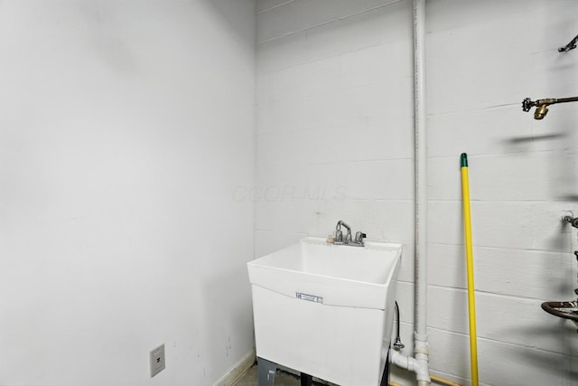 3175 Dartford Trce, Dublin, OH 43017 - bathroom with a sink and baseboards