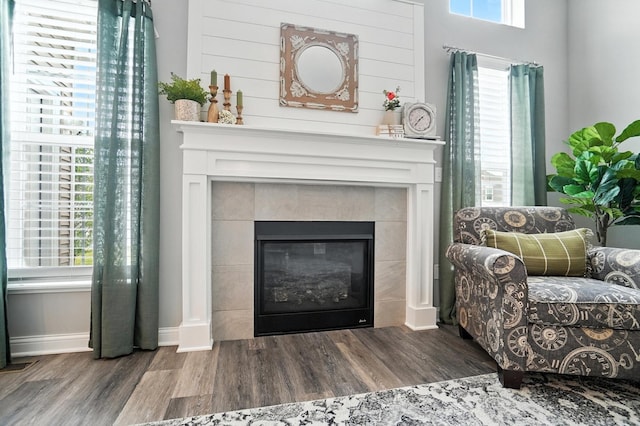 618 Ludham Trl, Pickerington, OH 43147 - living area with wood finished floors and a tile fireplace