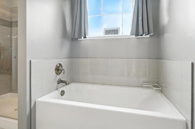 618 Ludham Trl, Pickerington, OH 43147 - bathroom with a garden tub and a shower stall