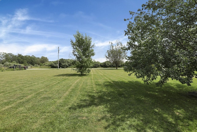 6471 Graham Rd, Mount Vernon, OH 43050 - view of grassy yard