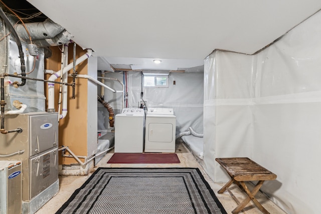 117 E Frankfort St, Columbus, OH 43206 - laundry area with washer and clothes dryer
