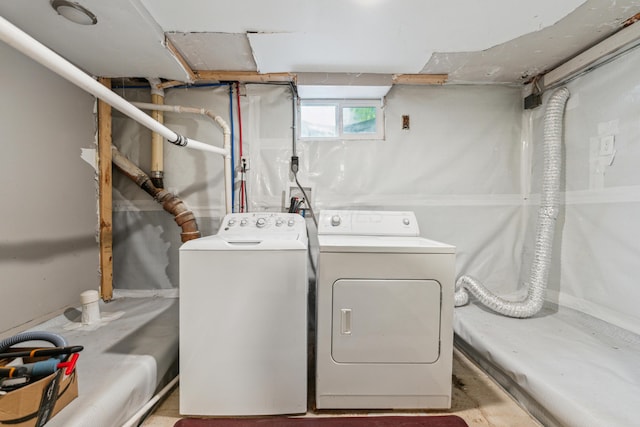 117 E Frankfort St, Columbus, OH 43206 - washroom with washer and clothes dryer